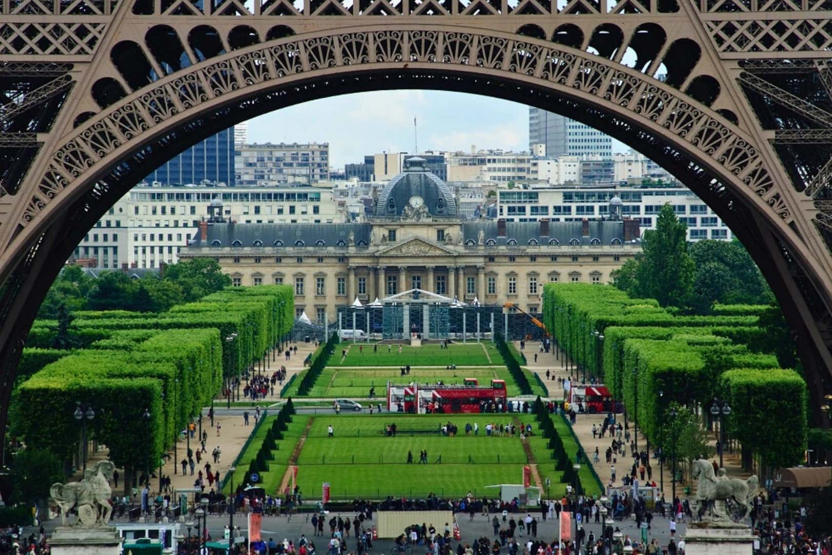 how to get to champ de mars